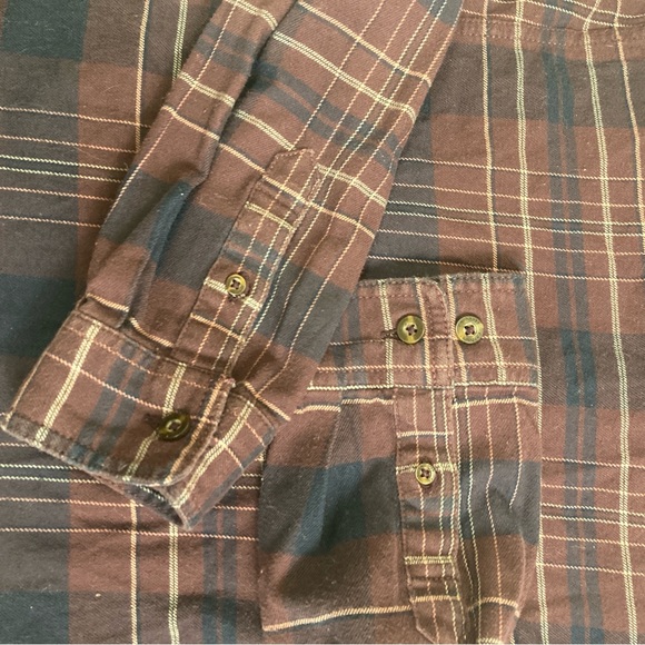 Carhartt plaid flannel shirt women Size L long sleeve button down 2 front pocket - Picture 10 of 16